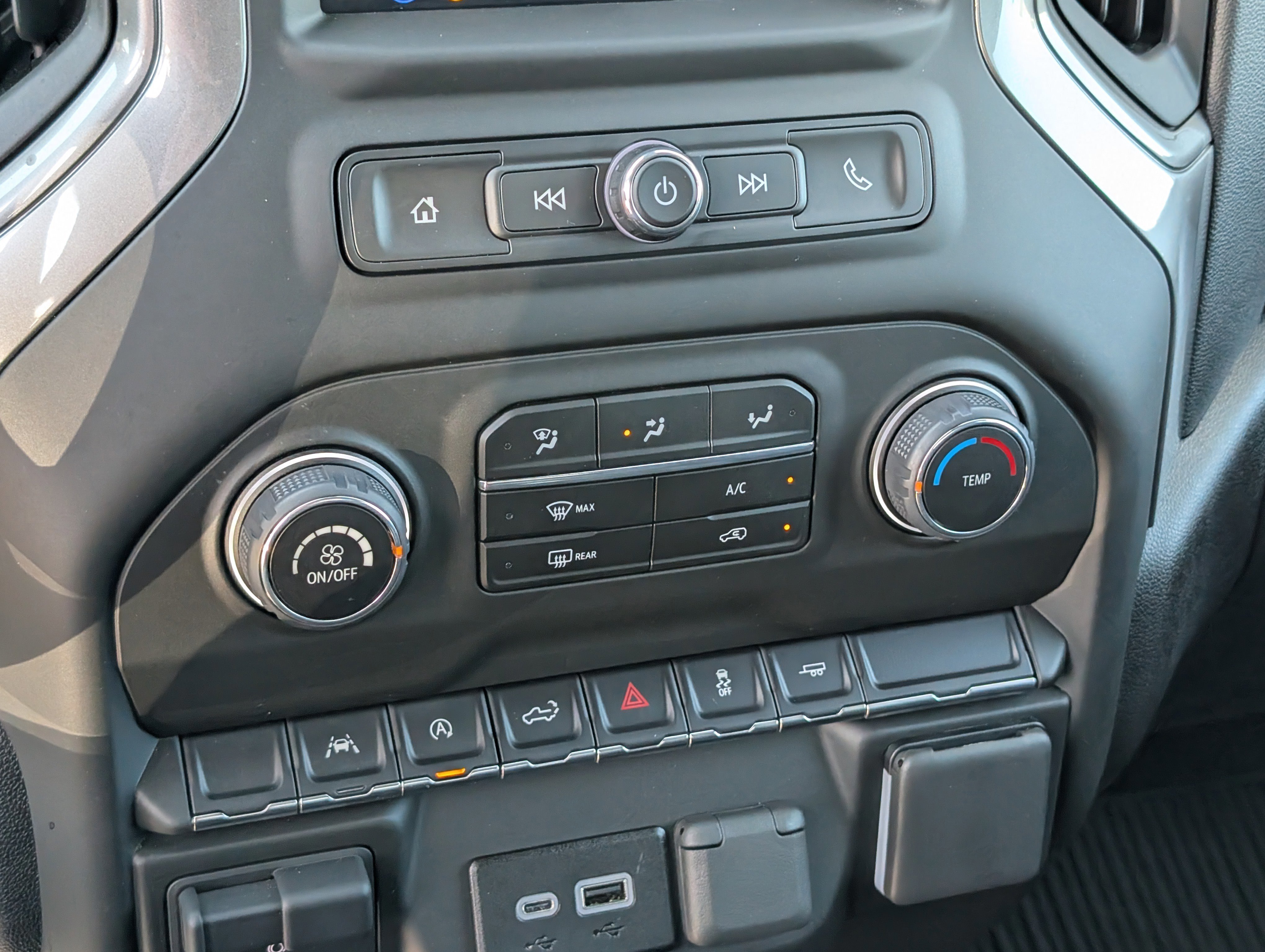 Used 2025 Chevrolet Silverado 1500 Custom image 26
