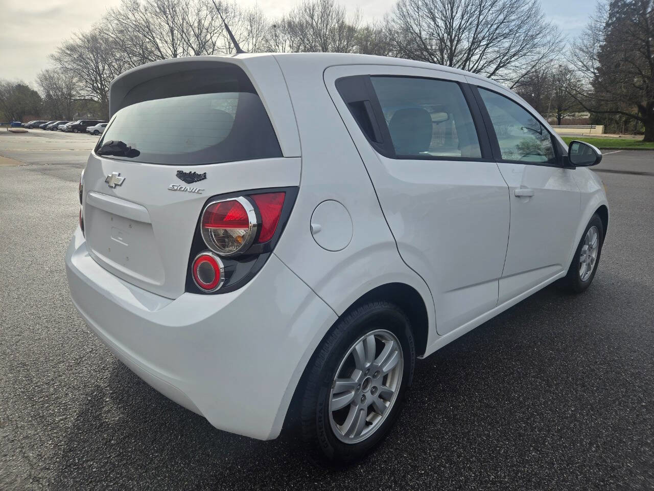 Used 2012 Chevrolet Sonic LS image 10