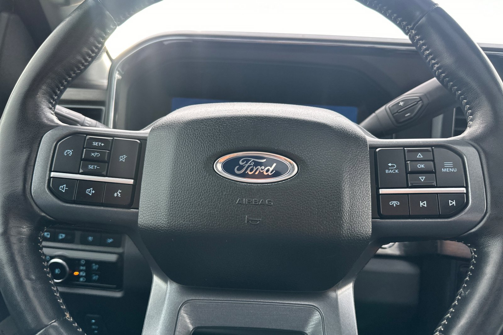 Used 2024 Ford F350 Lariat w/ Sport Appearance Package image 24