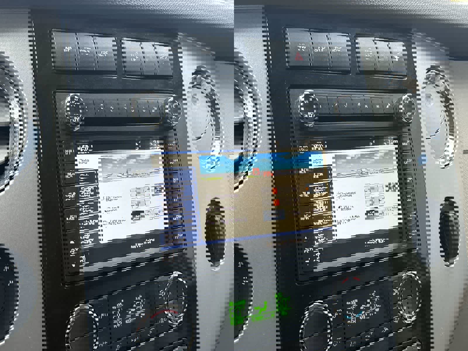 Used 2013 Ford Expedition Limited AWD/4WD image 23