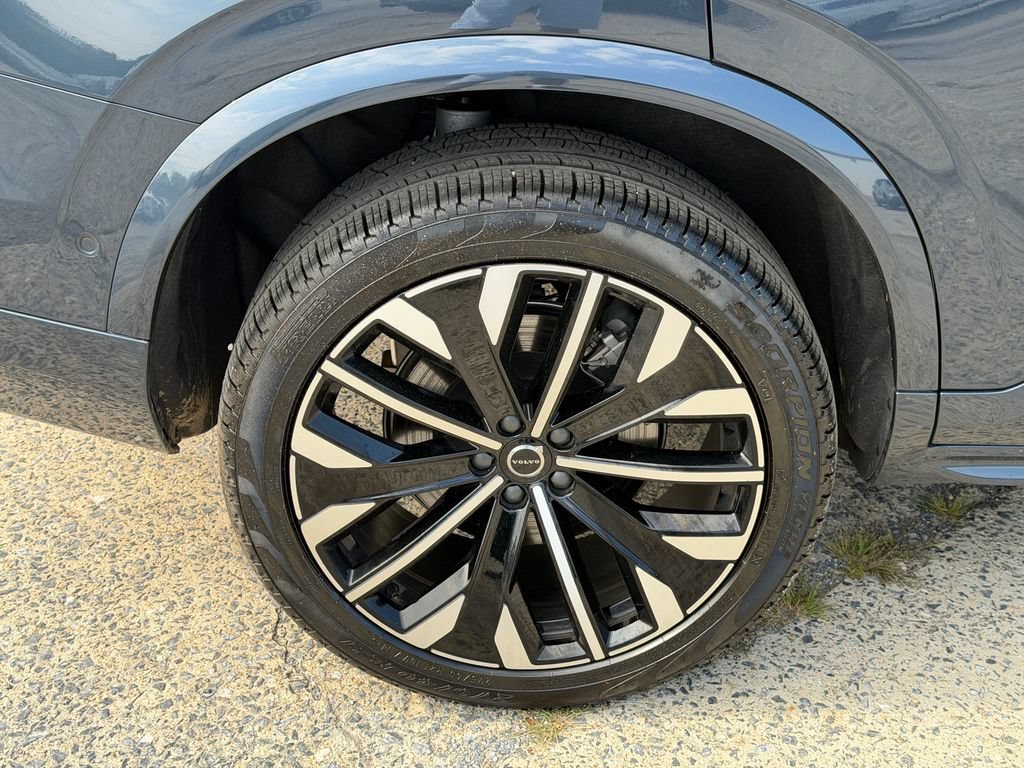 New 2026 Volvo XC90 B6 Plus w/ Protection Package Premier AWD/4WD image 6