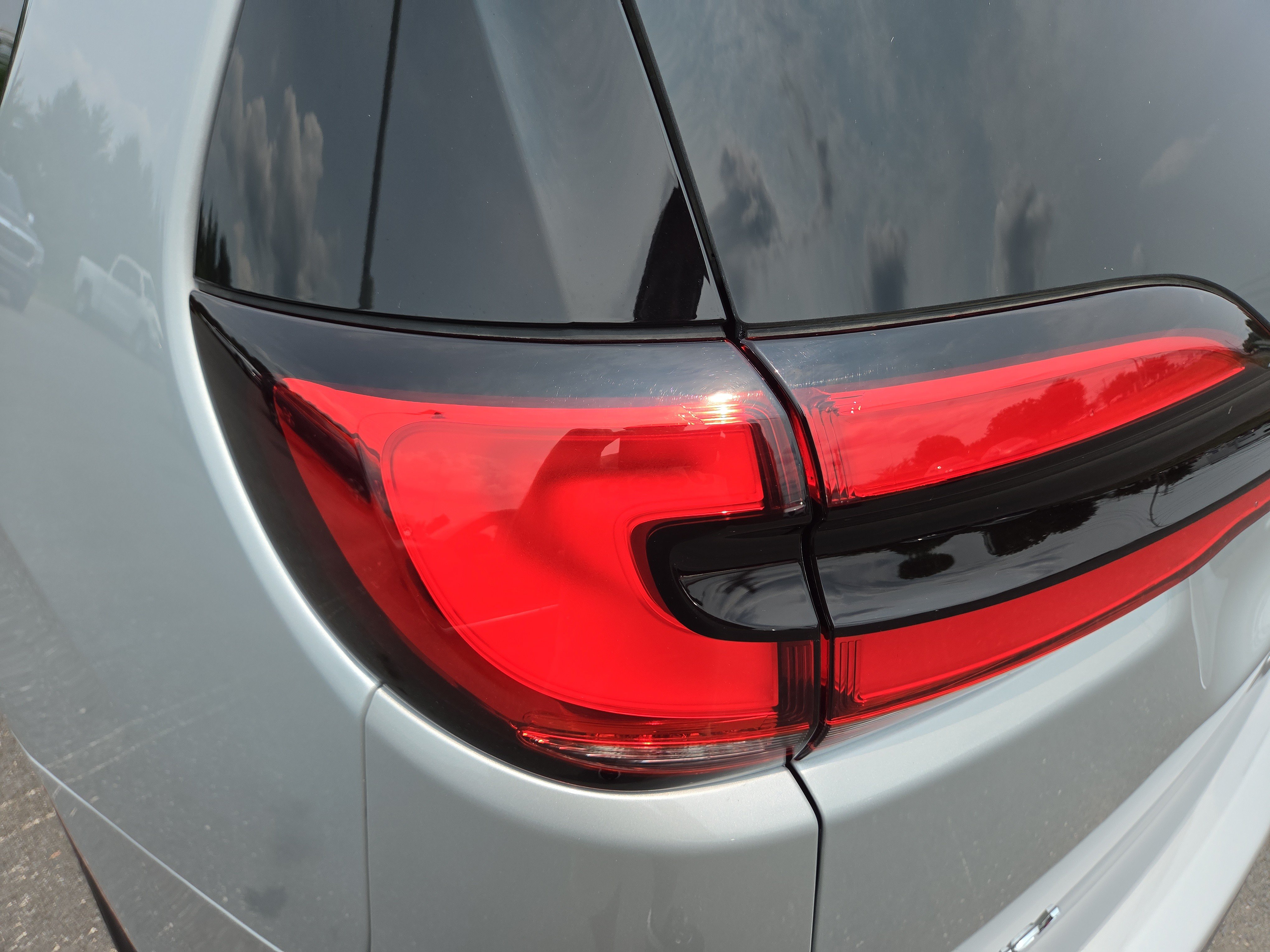 Used 2026 Chrysler Pacifica Limited FWD image 13