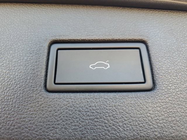 Certified 2023 Volkswagen Tiguan SE image 8