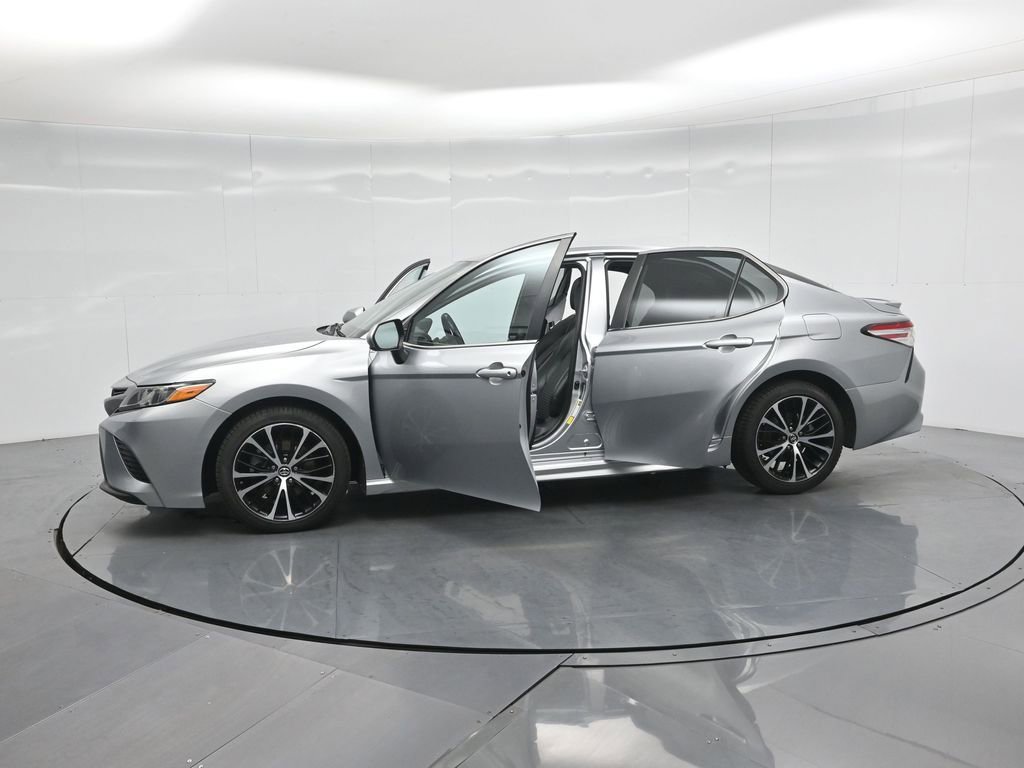 Used 2020 Toyota Camry SE image 33