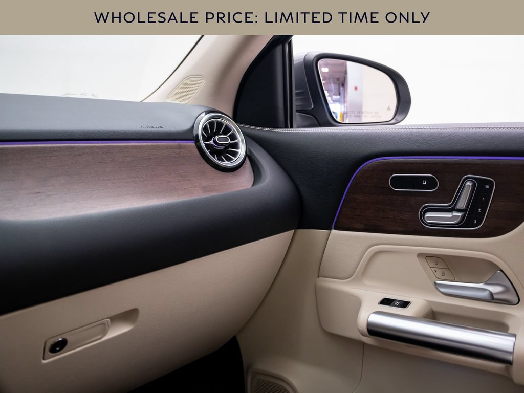 Used 2023 Mercedes-Benz GLA 250 4MATIC w/ Premium Package image 31