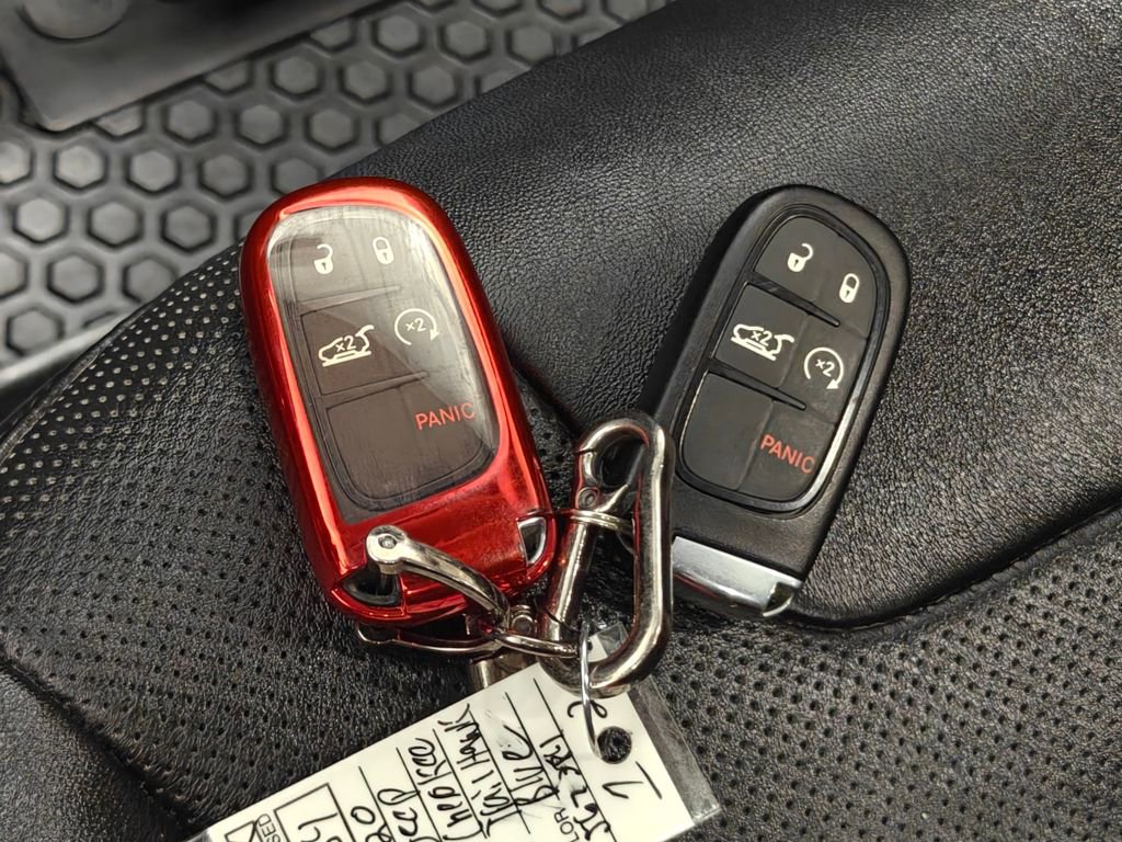 Used 2020 Jeep Cherokee Trailhawk image 15