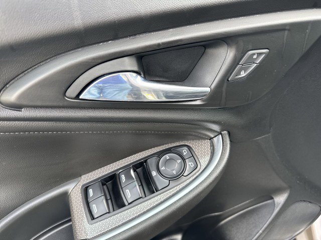 Certified 2022 Chevrolet Malibu LT w/ Leather Package image 15