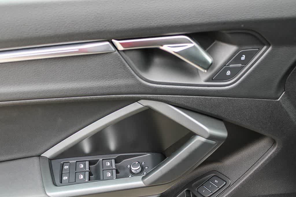 Used 2023 Audi Q3 2.0T Premium Plus w/ Premium Plus Package AWD/4WD image 18