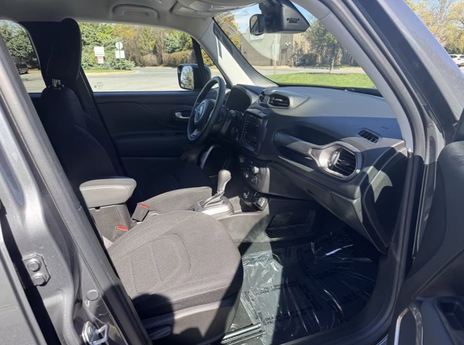 Used 2022 Jeep Renegade Latitude w/ Convenience Group image 13