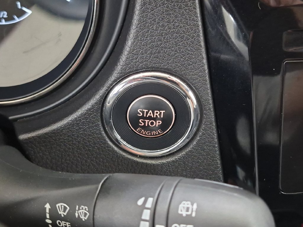Used 2016 Nissan Rogue SV AWD/4WD image 17