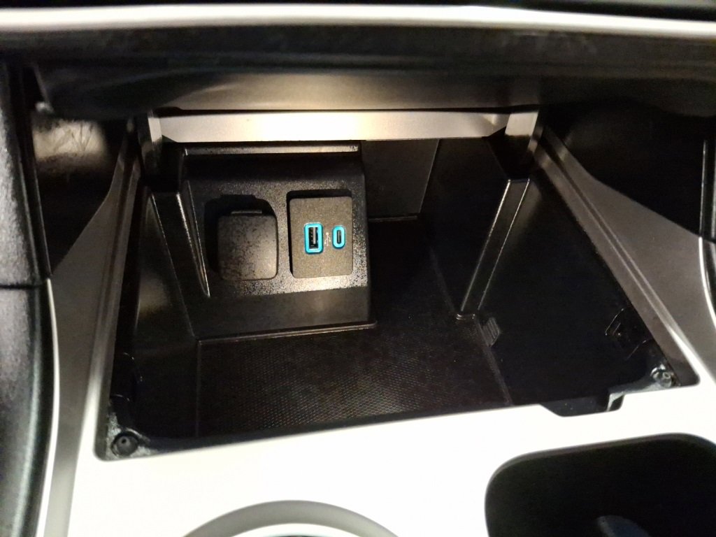 Used 2020 Ford Explorer XLT w/ Comfort Package image 25