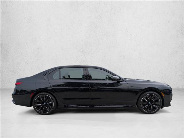 Used 2024 BMW 760i xDrive w/ Executive Package AWD/4WD image 4