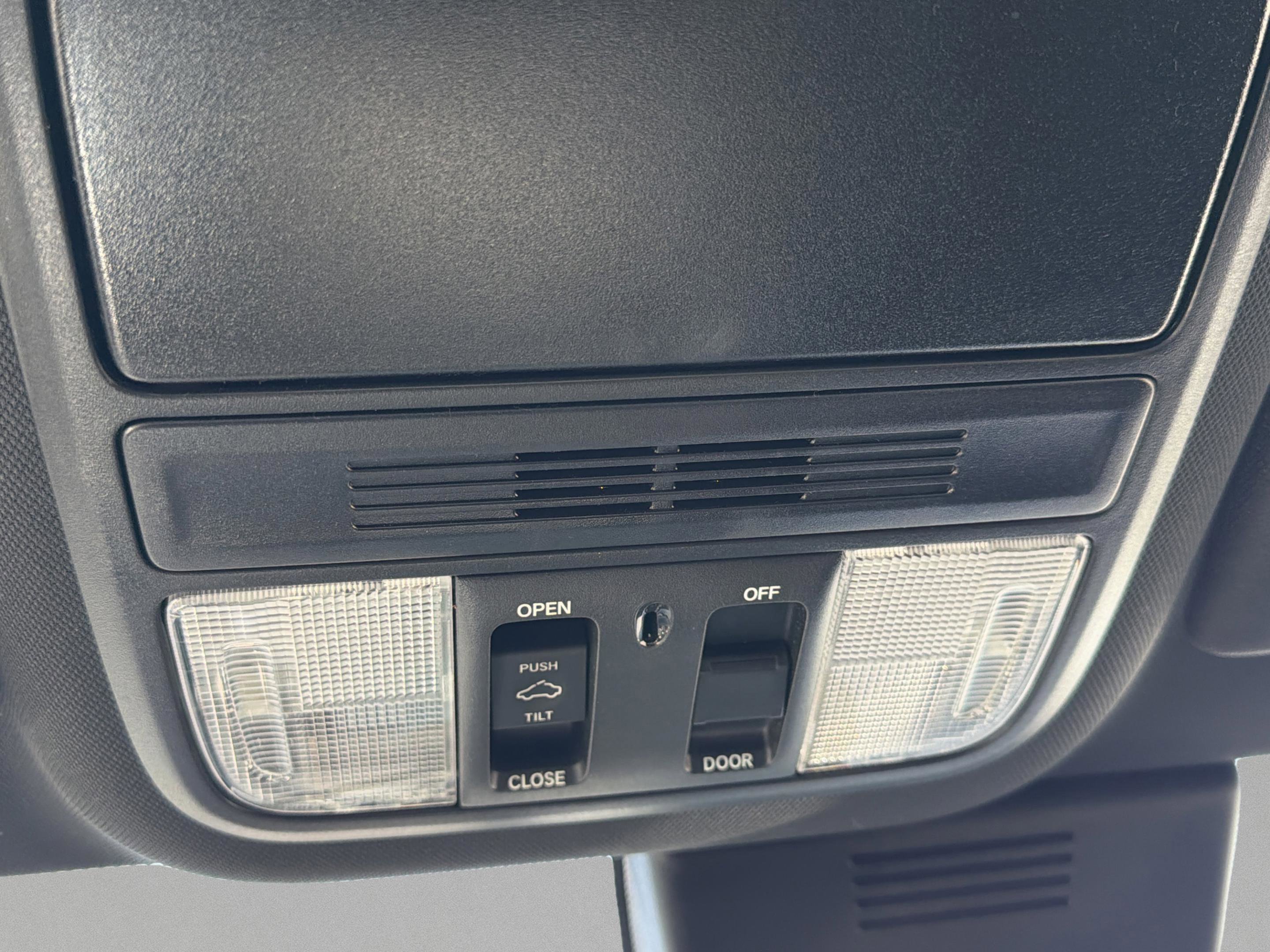 Used 2019 Honda Accord Sport image 19