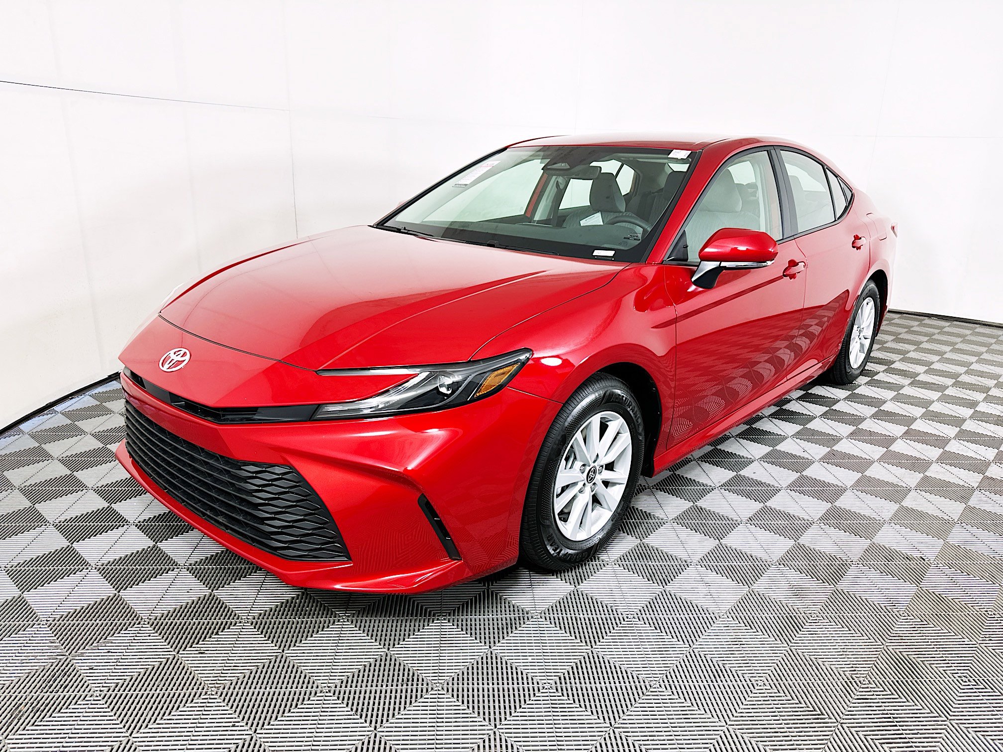 Used 2026 Toyota Camry LE w/ Convenience Package FWD image 7