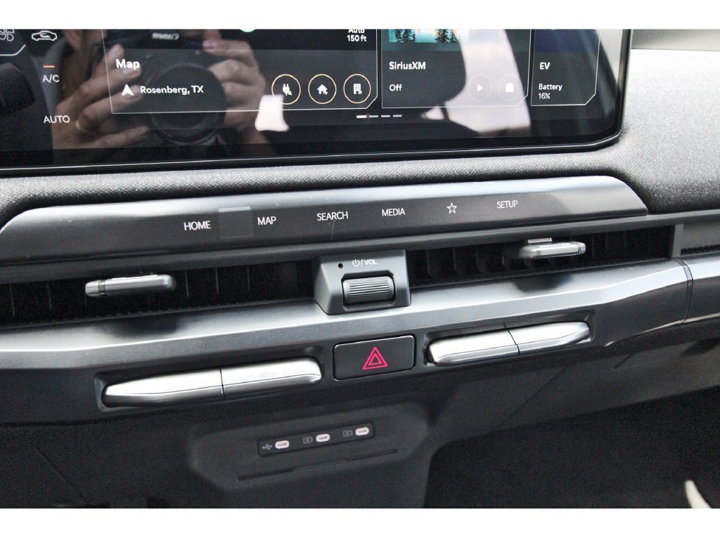 New 2027 Kia EV3 Wind FWD image 20