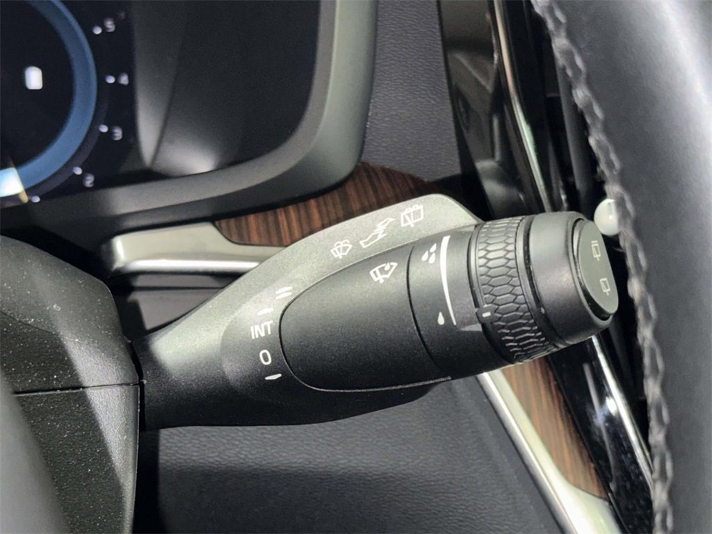 Used 2023 Volvo V60 B5 Cross Country Plus w/ Climate Package image 29