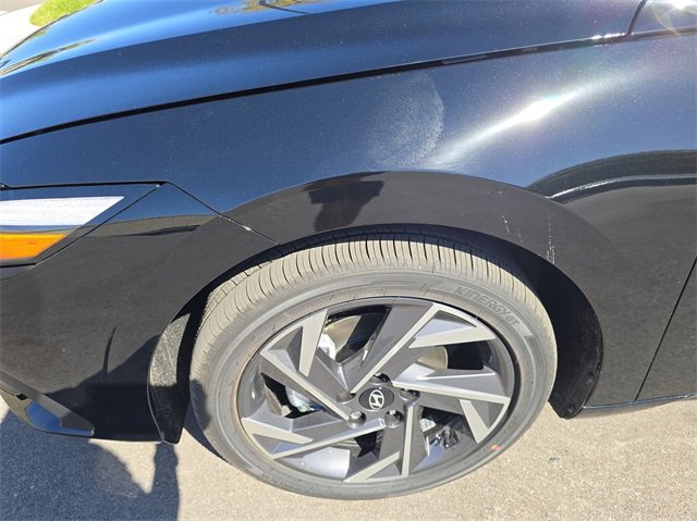 New 2025 Hyundai Elantra SEL image 10