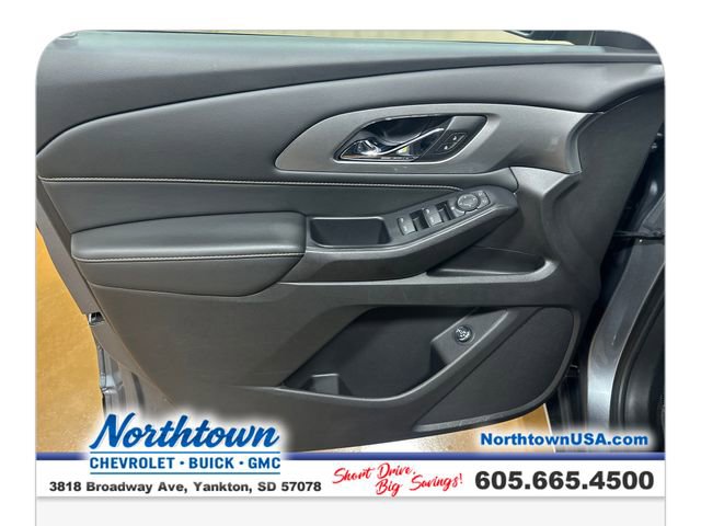 Used 2021 Chevrolet Traverse LT image 10