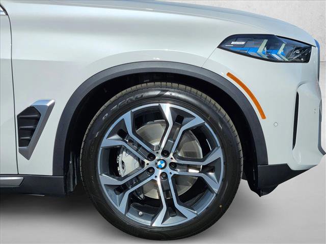 New 2026 BMW X5 xDrive50e w/ Premium Package image 10