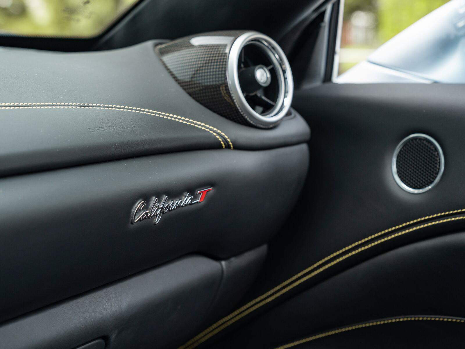 Used 2016 Ferrari California T RWD image 18