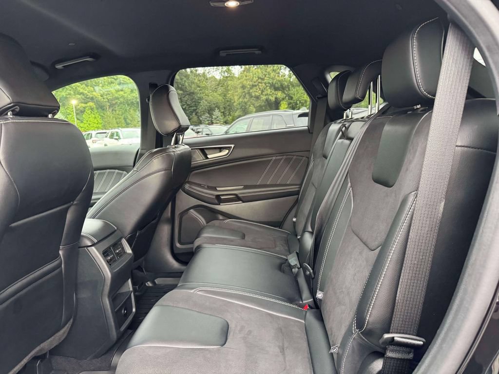 Used 2023 Ford Edge ST w/ Cargo Accessory Package AWD/4WD image 15