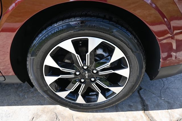 Used 2022 Kia Carnival EX FWD image 13