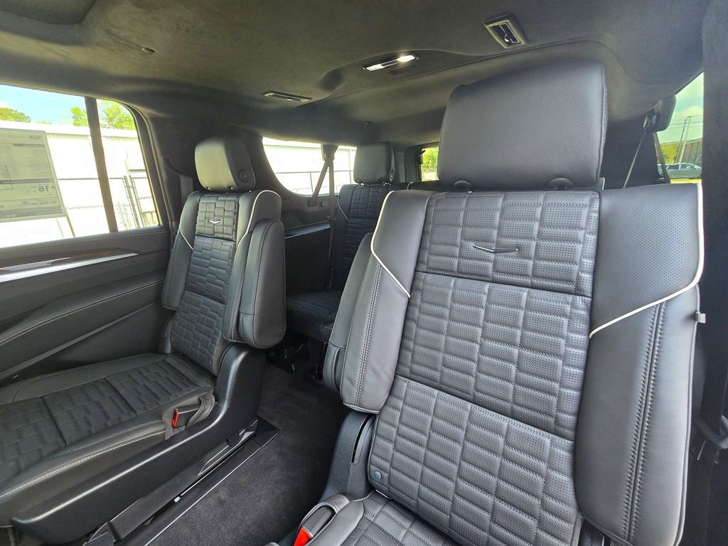 New 2026 Cadillac Escalade ESV Platinum Sport w/ LPO, ONYX Package image 16