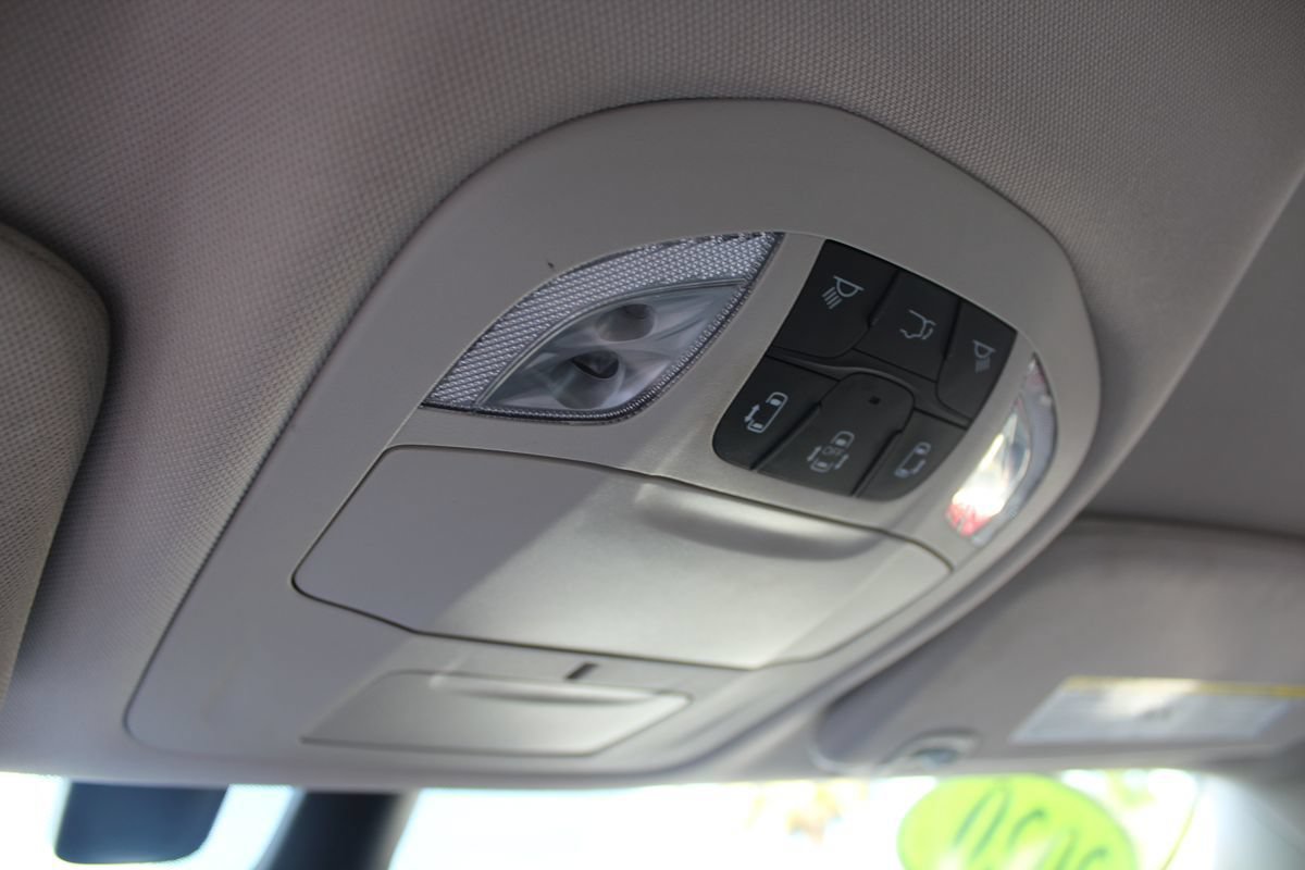 Used 2020 Chrysler Pacifica Limited w/ Advanced Safetytec Group FWD image 35