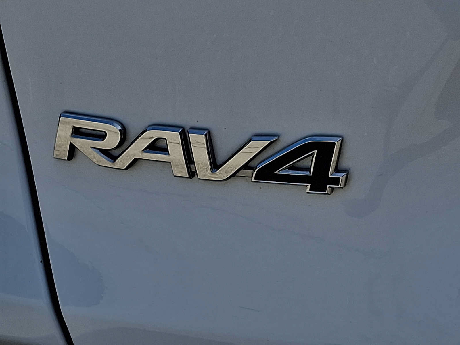 Used 2019 Toyota RAV4 XLE w/ All Weather Liner Package AWD/4WD image 28