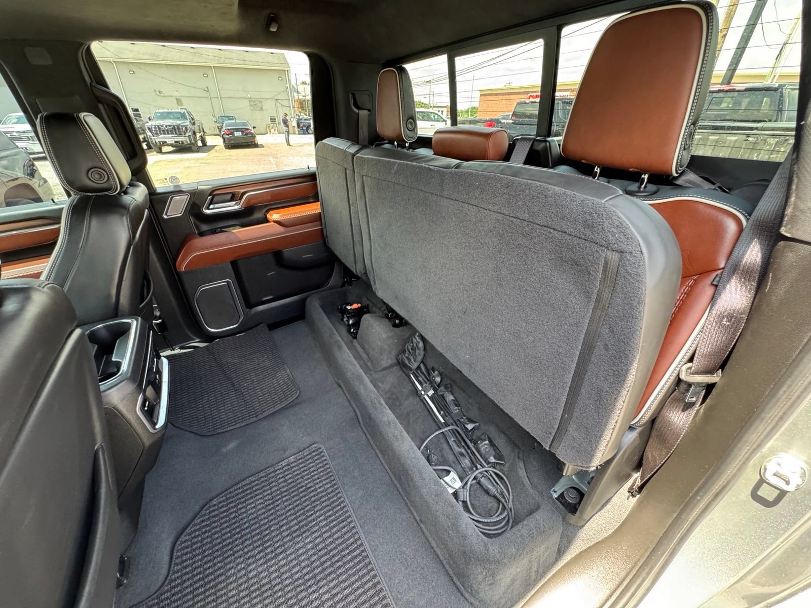 Used 2024 GMC Sierra 3500 Denali Ultimate AWD/4WD image 30