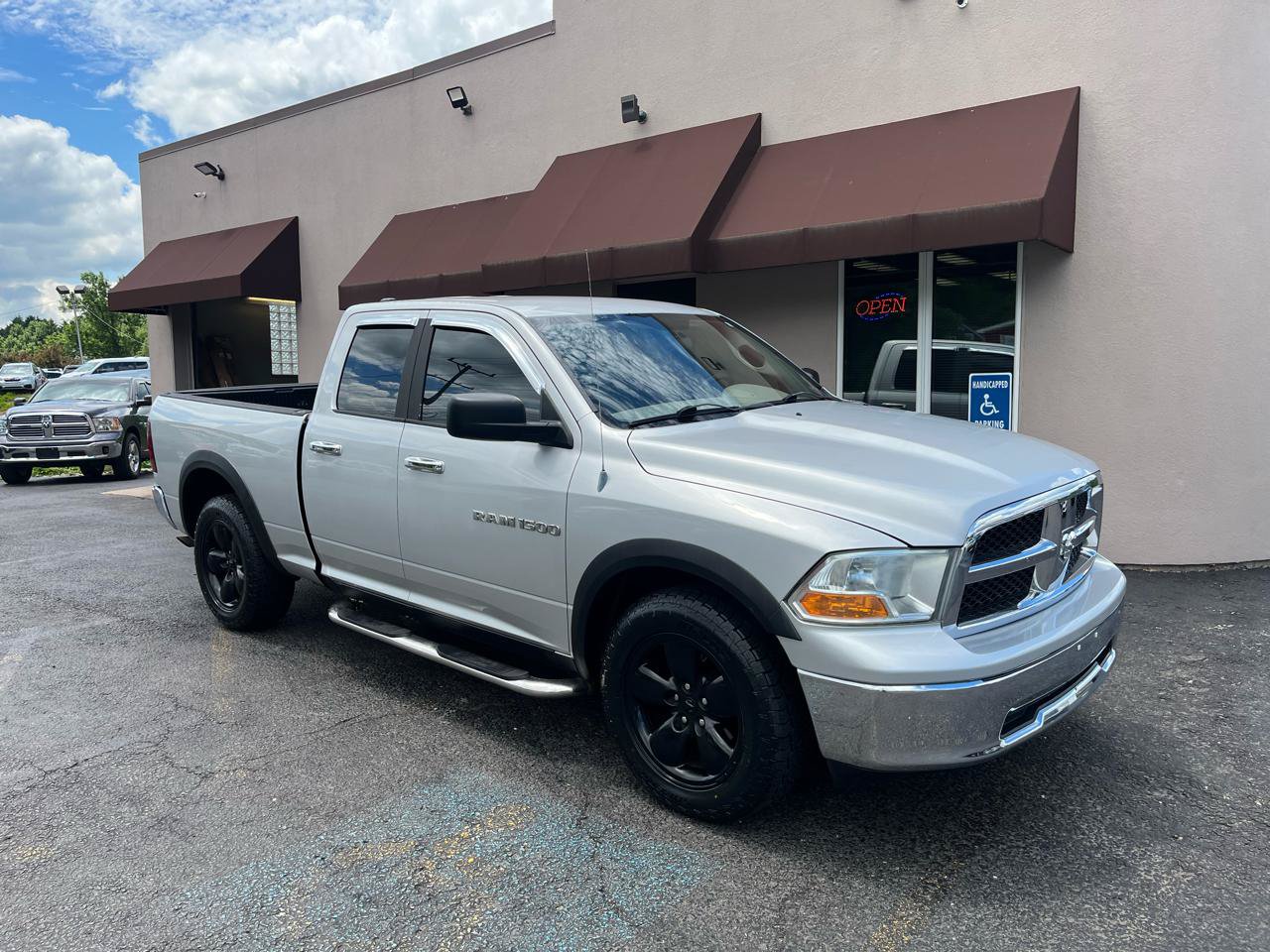 Used 2012 RAM 1500 Classic SLT AWD/4WD image 3