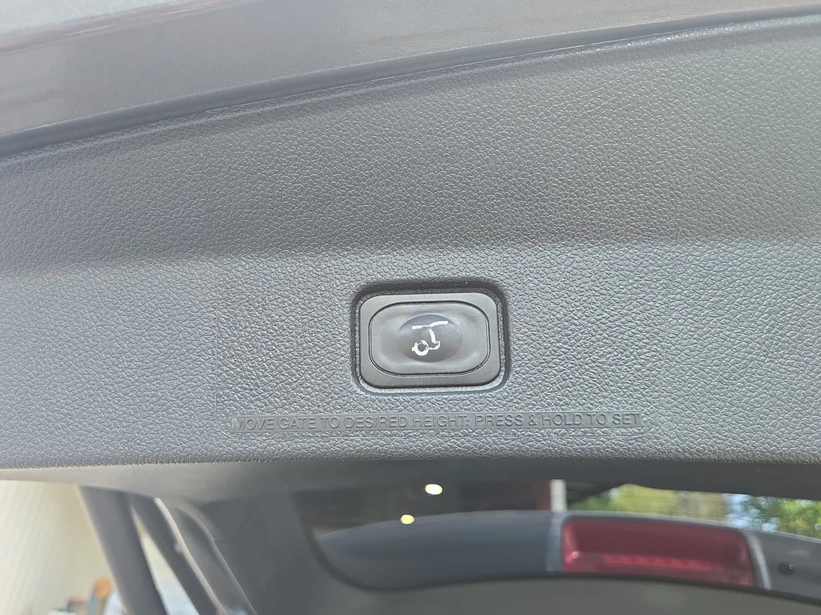 Used 2019 Ford Explorer Platinum image 30