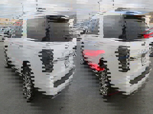 Used 2023 Ford Expedition Max Limited image 4