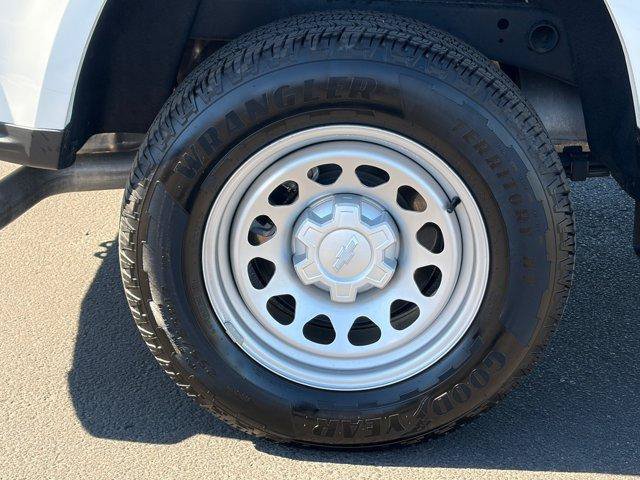 Used 2024 Chevrolet Colorado W/T w/ WT Convenience Package RWD image 10