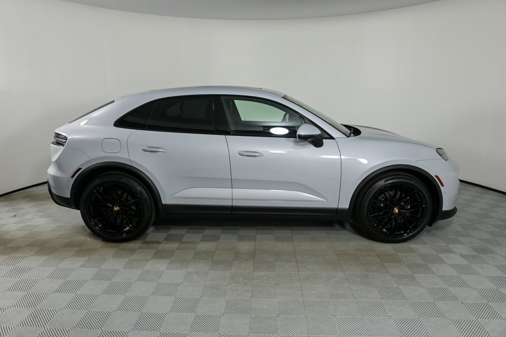 New 2025 Porsche Macan 4 Electric image 28
