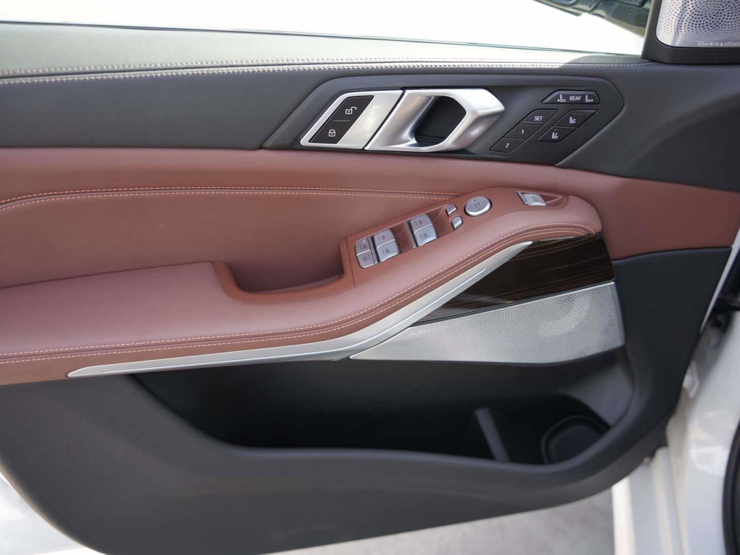 Used 2024 BMW X7 xDrive40i w/ Executive Package image 14