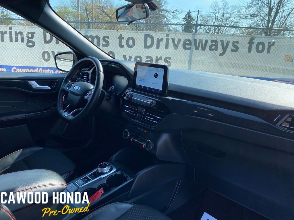 Used 2025 Ford Escape ST-Line Select AWD/4WD image 17