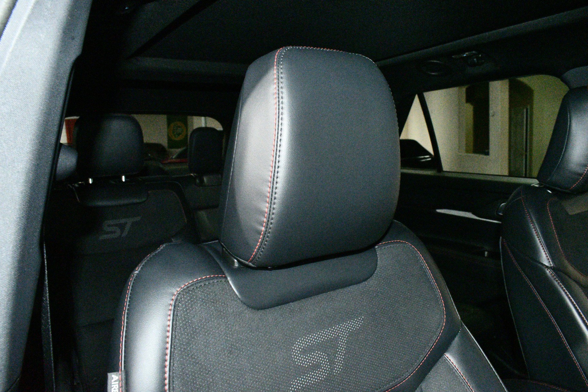 Used 2025 Ford Explorer ST w/ Sun And Sound Package image 10