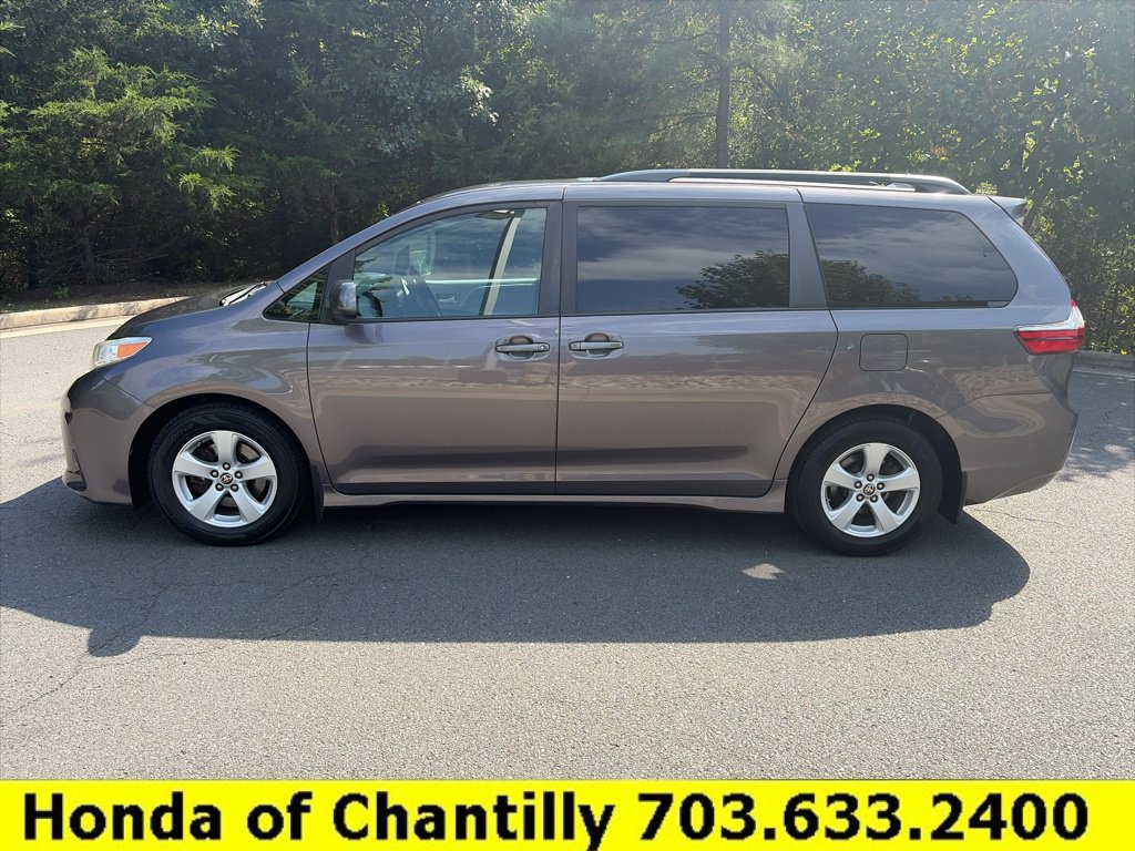 Used 2020 Toyota Sienna LE FWD image 4