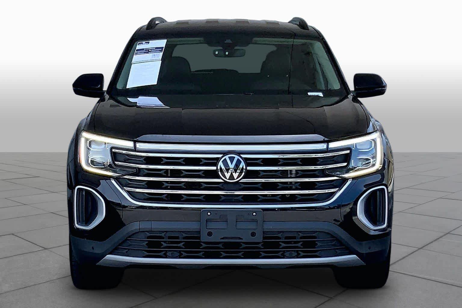 Used 2024 Volkswagen Atlas SE AWD/4WD image 4