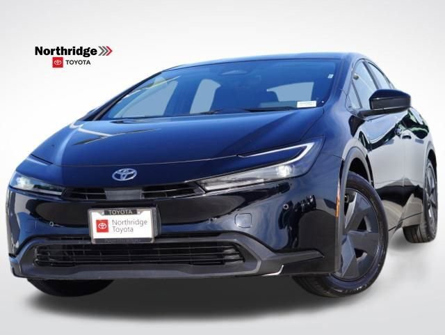 Used 2024 Toyota Prius LE image 1