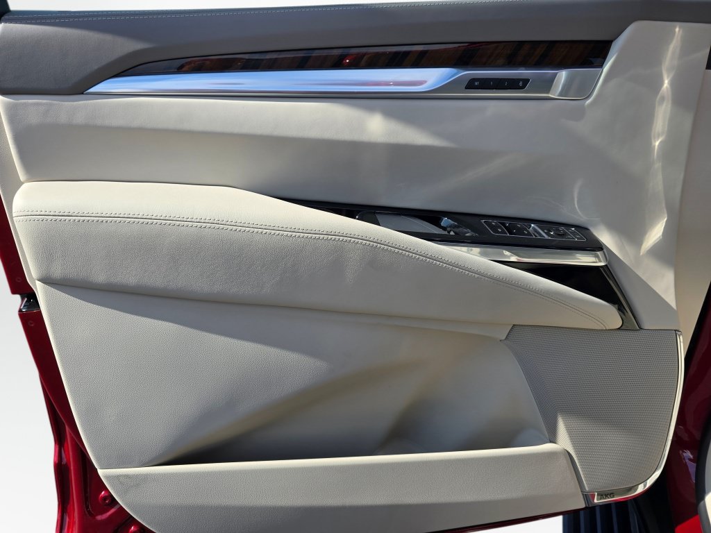 New 2026 Cadillac Escalade Platinum Luxury w/ LPO, Floor Liner Package AWD/4WD image 36