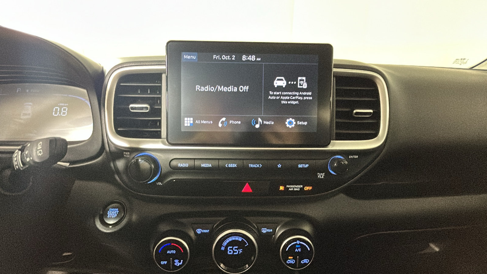 Certified 2024 Hyundai Venue SEL FWD image 28