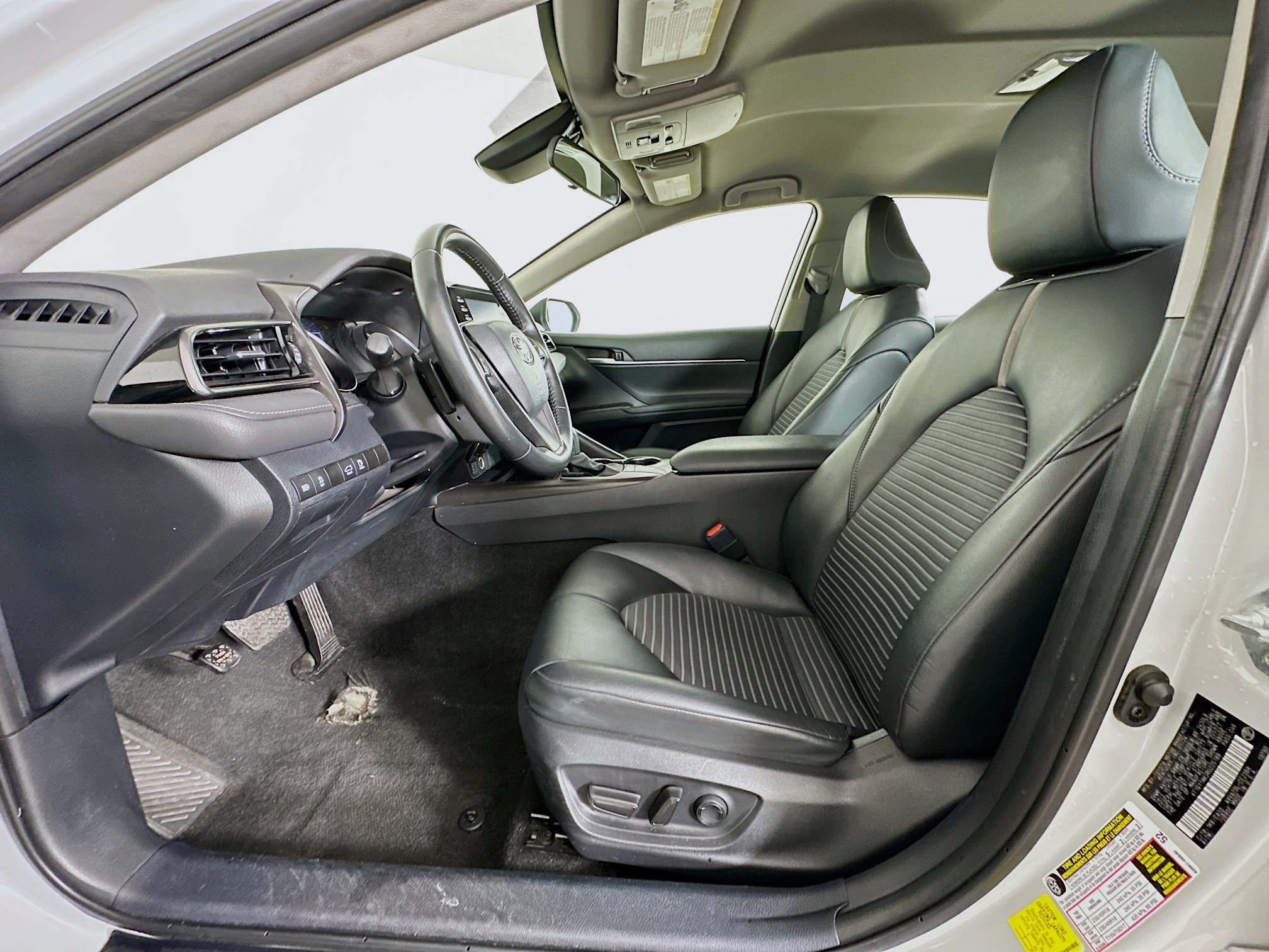 Used 2024 Toyota Camry SE image 13