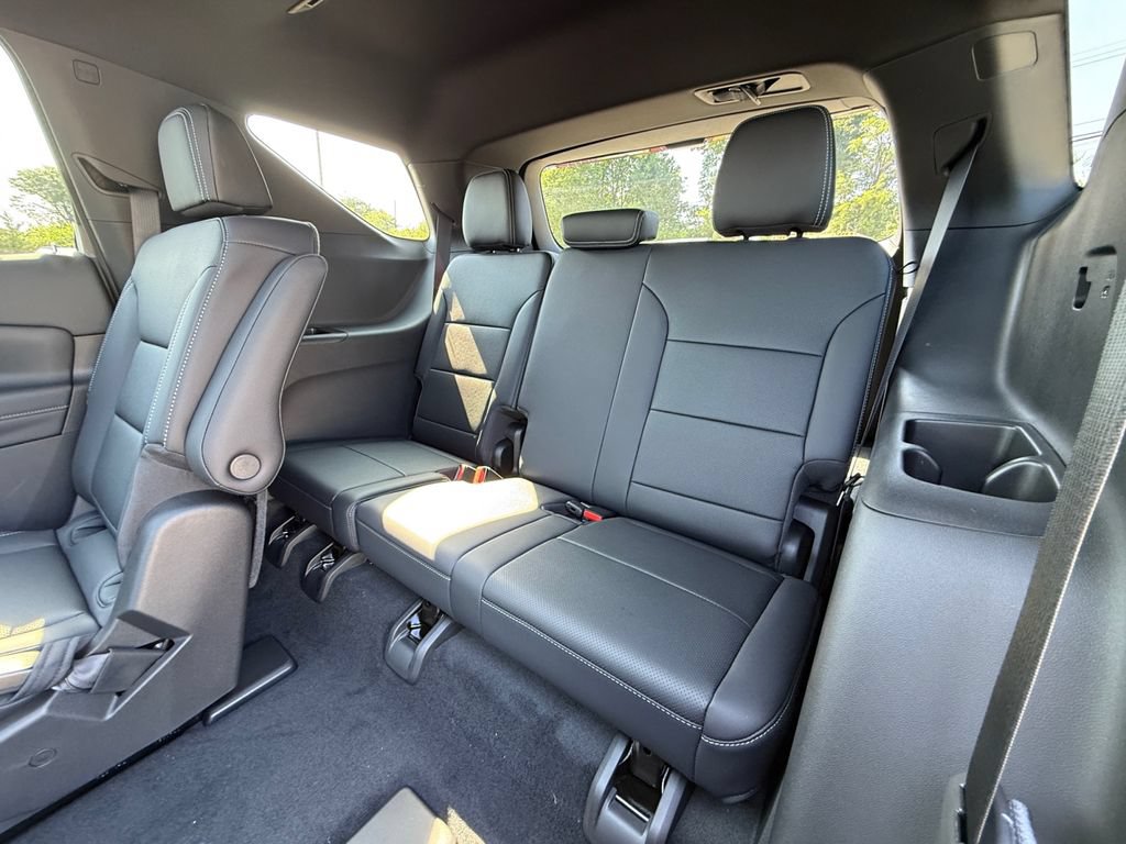 New 2026 Chevrolet Traverse LT w/ Sun and Wheel Package FWD image 27