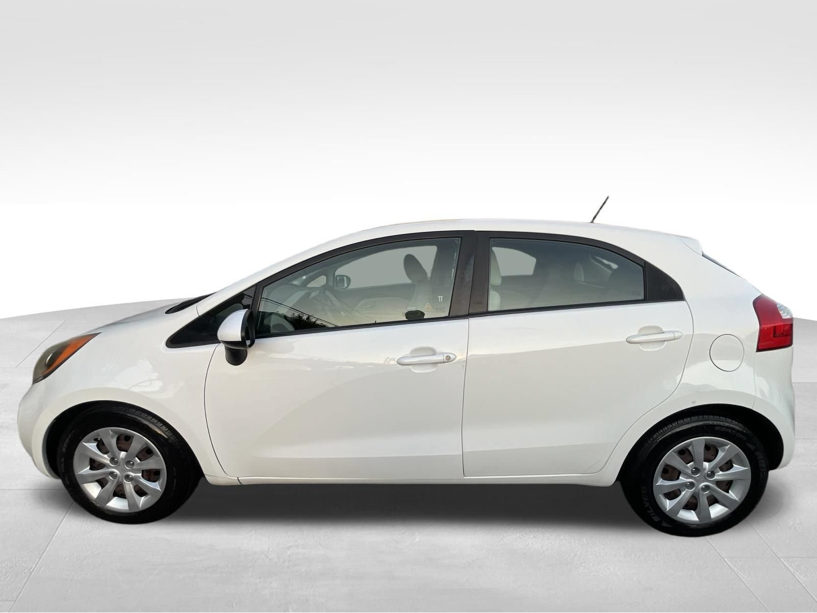 Used 2013 Kia Rio LX w/ PWR Pkg FWD image 8