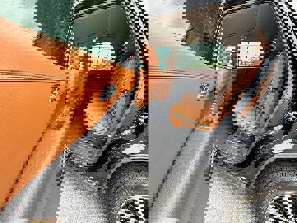 Used 2024 Nissan Pathfinder Platinum w/ Cargo Package image 16