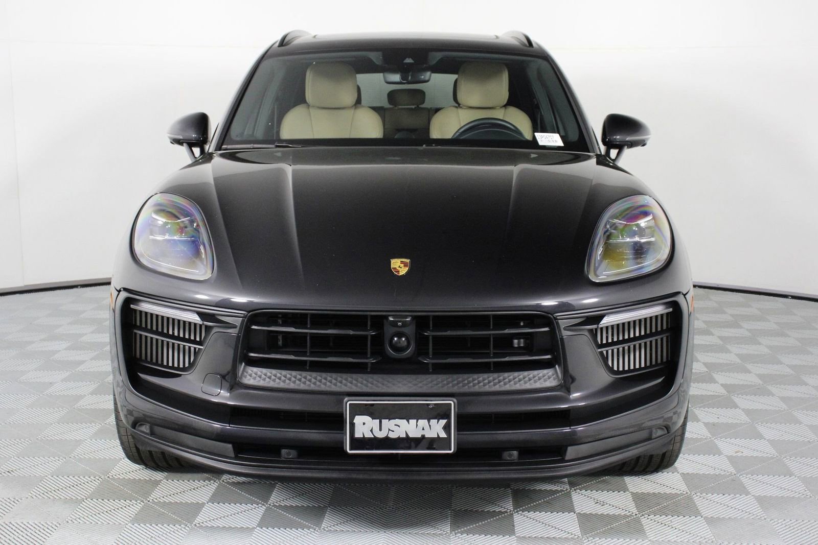 Certified 2023 Porsche Macan S image 10