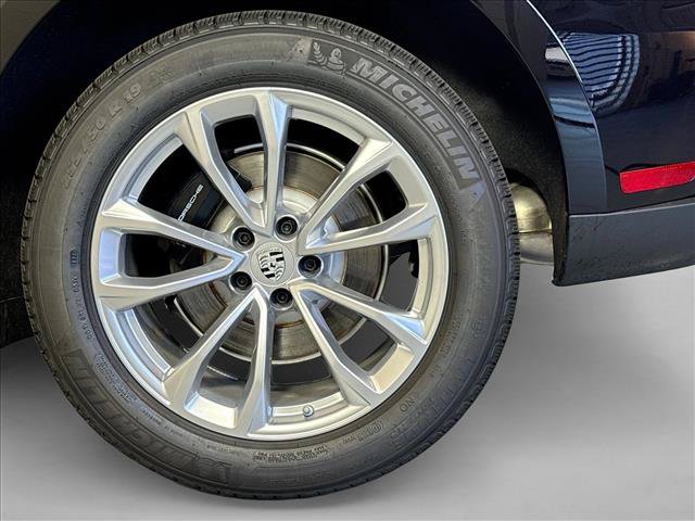 Certified 2026 Porsche Macan Turbo AWD/4WD image 24