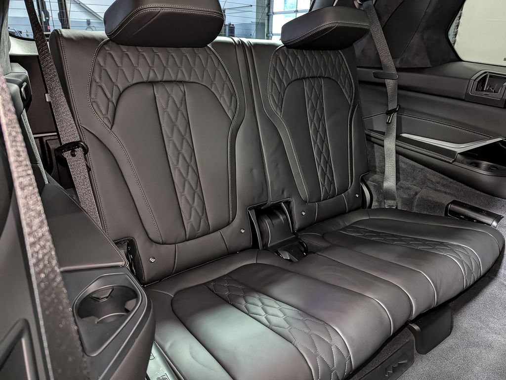 Certified 2025 BMW X7 M60i image 47